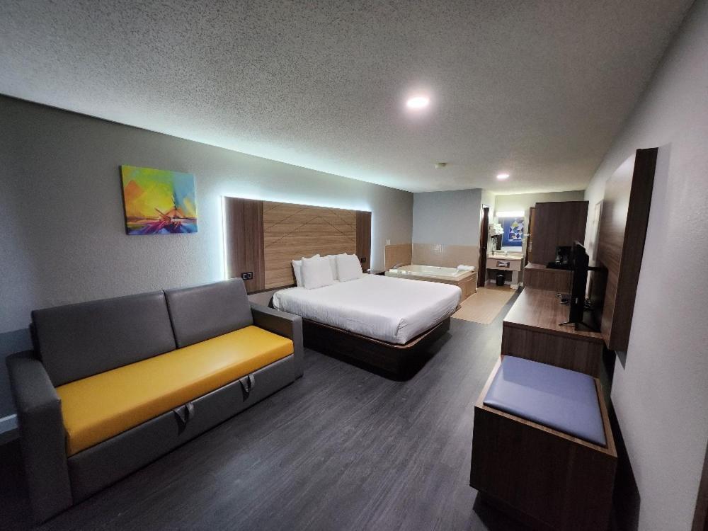 Super 8 By Wyndham Hayward Wi Motel Exterior foto